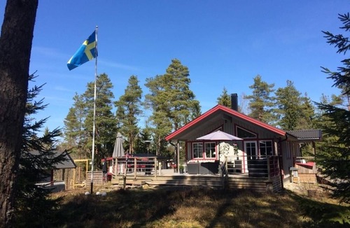 Fargelanda House | Amazing high-end Westcoast Cottage forest nature/lake close to archipelag