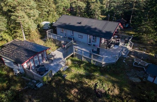Fargelanda House | Amazing high-end Westcoast Cottage forest nature/lake close to archipelag