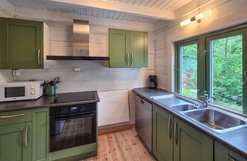 Tysvaer House | Amazing home in Aksdal with WiFi