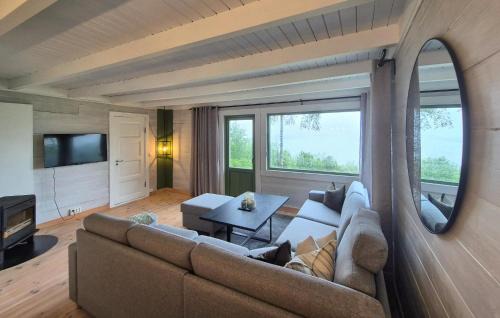 Tysvaer House | Amazing Home In Aksdal With Wifi