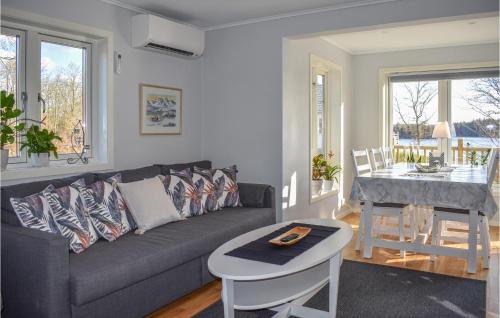 Tvetaryd House | Amazing Home In Backaryd With Wifi