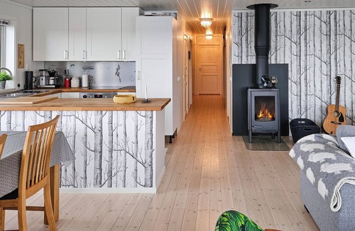 Nordmela House | Amazing home in Bleik with lake view