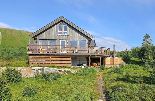 Nordmela House | Amazing home in Bleik with lake view