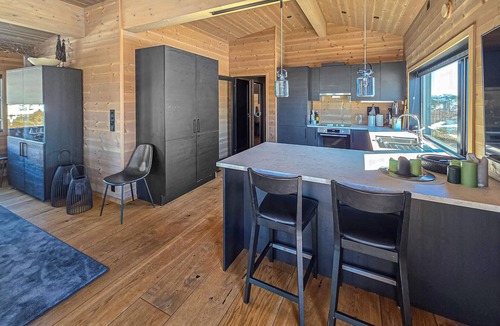 Vinje House | Amazing home in Edland with WiFi