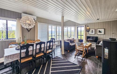 Vinje House | Amazing Home In Edland With Sauna