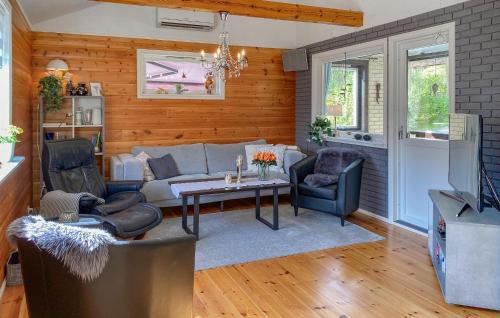 Flora House | Amazing Home In Florø With Wifi