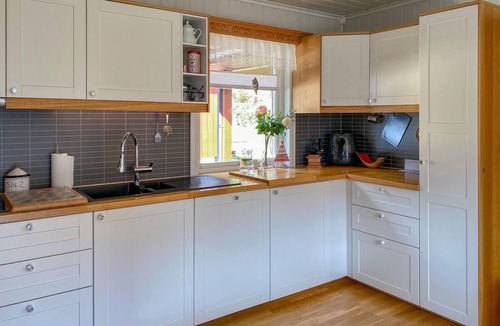 Flora House | Amazing home in Florø with WiFi