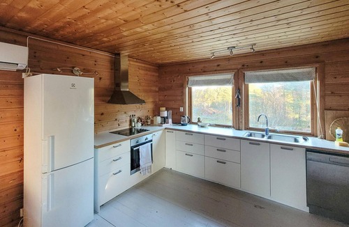 Kvinnherad House | Amazing home in Hatlestrand with WiFi