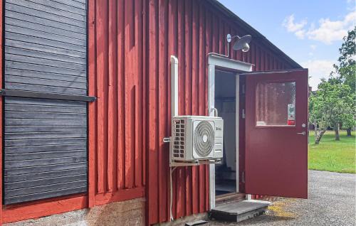 Navragol Apartment | Amazing Home In Holmsjö