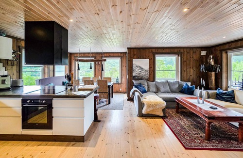 Hol Municipality House | Amazing home in Hovet with sauna