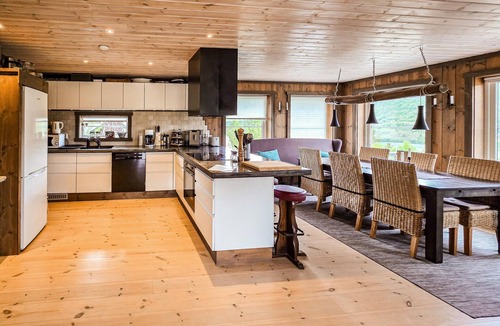 Hol Municipality House | Amazing home in Hovet with sauna