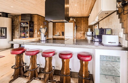 Hol Municipality House | Amazing home in Hovet with sauna