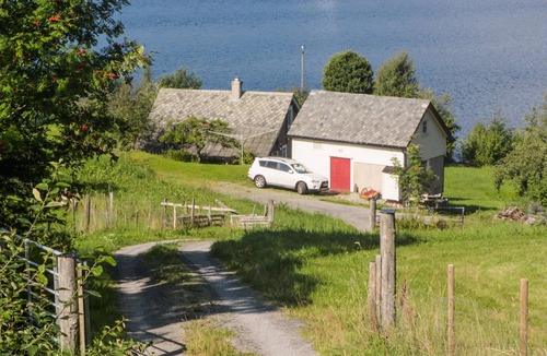 Jondal House | Amazing home in Jondal with WiFi