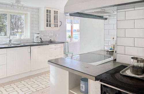 Kopmannebro House | Amazing home in Köpmannebro with WiFi