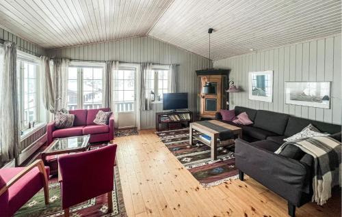 Nord-Fron House | Amazing Home In Kvam With Kitchen