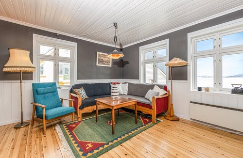 Sande House | Amazing home in Kvamsøy with house sea view