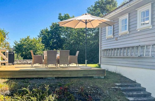 Langesund House | Amazing Home In Langesund With Wifi