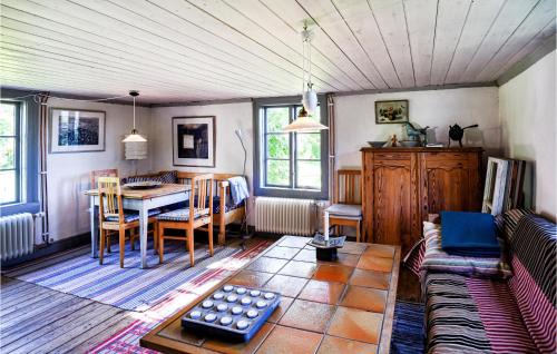 Lidkoping House | Amazing Home In Lidköping With Kitchen
