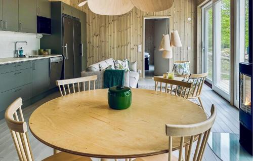 Vastra Gotaland House | Amazing Home In Myggenäs With Sauna