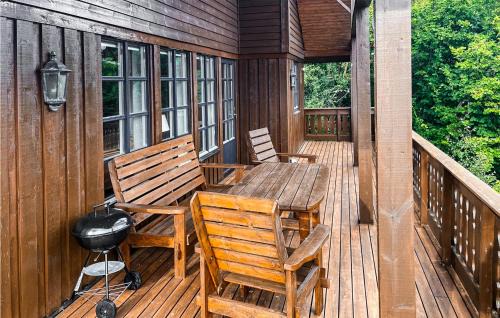 Midsund House | Amazing Home In Midsund With Wifi