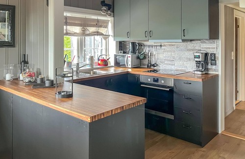 Amot House | Amazing home in Rena with sauna