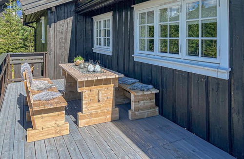 Amot House | Amazing home in Rena with sauna