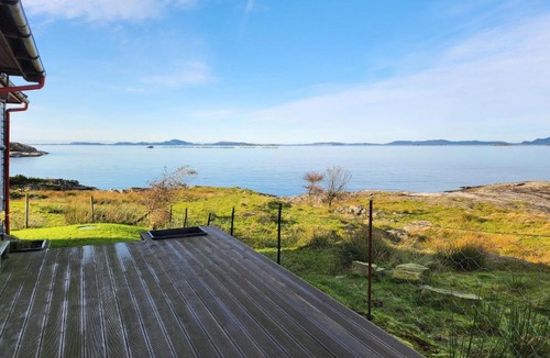 Rennesoy House | Amazing Home In Rennesøy With House Sea View