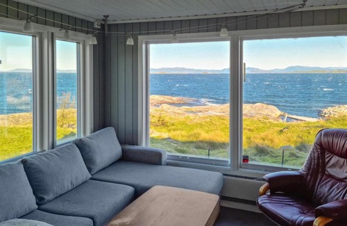 Rennesoy House | Amazing Home In Rennesøy With House Sea View