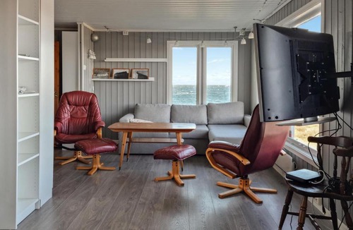 Rennesoy House | Amazing Home In Rennesøy With House Sea View