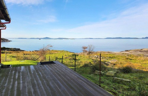 Rennesoy House | Amazing home in Rennesøy with house sea view