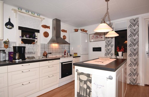 Saffle House | Amazing home in Säffle with kitchen