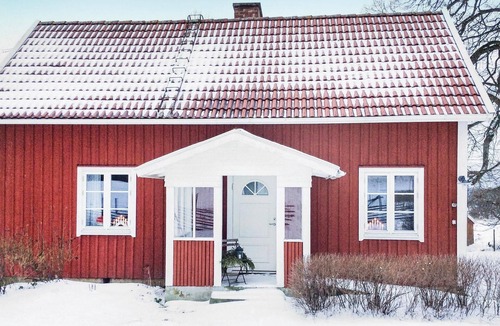 Varnamo House | Amazing home in Värnamo with kitchen