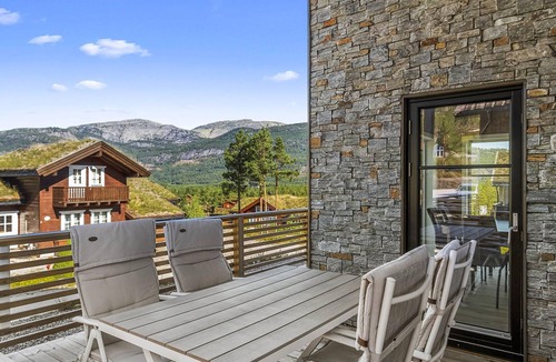 Kviteseid House | Amazing home in Vrådal with WiFi