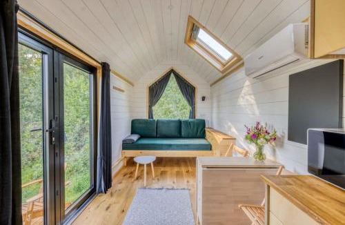 Ammeberg House | Ammebergs Blommor by Tiny Away