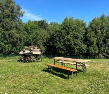 Orkelljunga Villa | Ängsstugan