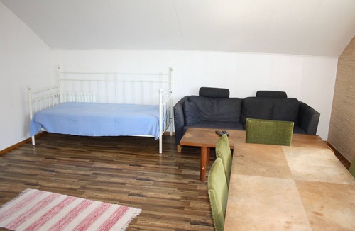 Kristinehamn Apartment | Apartment in a rural location
