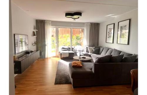 Vaster Apartment | Apartment in Hyllie Emporia, free parking