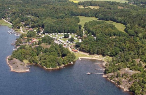 Brakne-Hoby Apartment | Apartment on farm 3 km from the sea