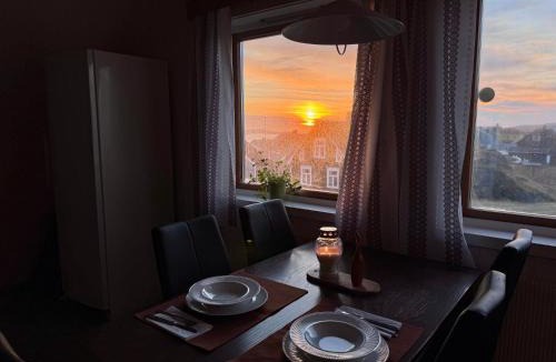 Vard Bed & Breakfast | Apartment Overlooking the Bird Island - Hornøya