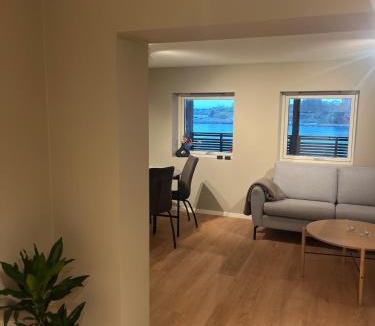 Karmoy Apartment | Apartment right by Karmsund
