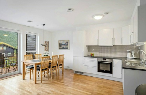 Fidjeland Apartment | Apartment with ski-in by lit trail in Sirdal