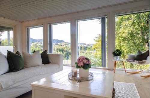 Alesund Apartment | Apartment with stunning fjord view near Ålesund