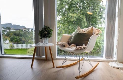 Alesund Apartment | Apartment with stunning fjord view near Ålesund