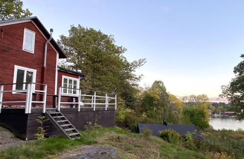 Vaxholm House | Archipelago cabin with ocean view