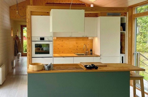 Finnholmen House | Archipelago cottage surrounded by forest on Blidö