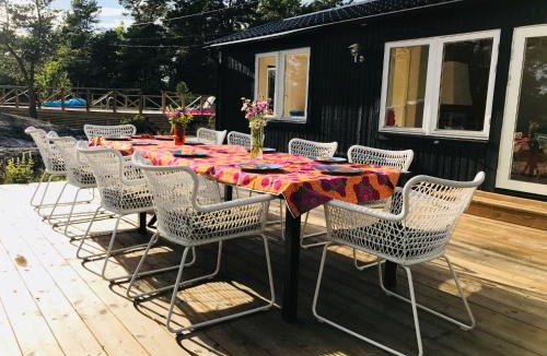 Djurhamn House | Archipelago-house with pool, boat and bikes