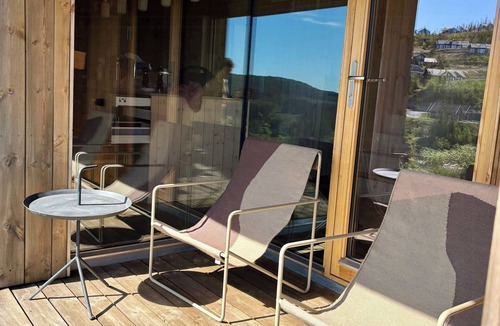 Lunner House | Architect-designed cabin with Lake Mylla views
