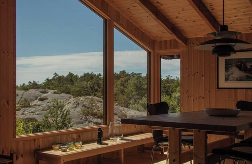 Risor House | Architect-designed cabin with beach in Risør