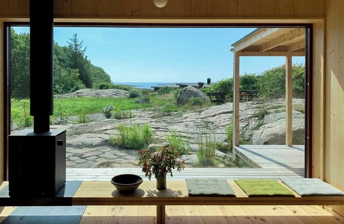 Farsund House | Architect-designed cabin with sea view in Loshavn