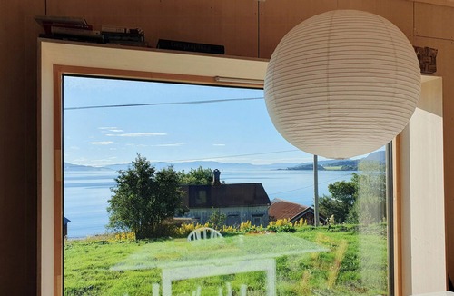 Lensvik House | Architect-designed cabin with beach nearby